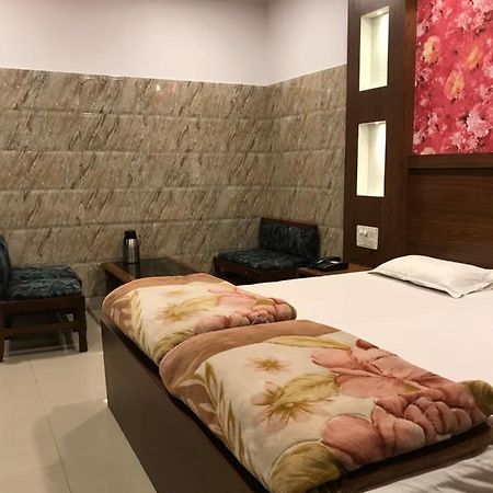 Hotel Natraj Bulandshahr Zewnętrze zdjęcie