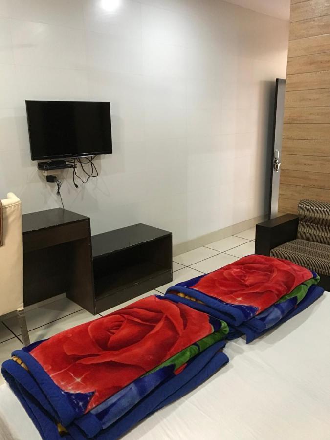 Hotel Natraj Bulandshahr Zewnętrze zdjęcie