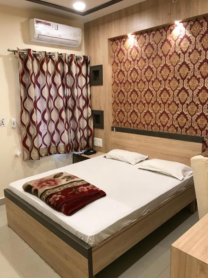 Hotel Natraj Bulandshahr Zewnętrze zdjęcie