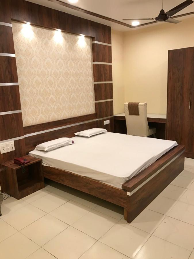 Hotel Natraj Bulandshahr Zewnętrze zdjęcie