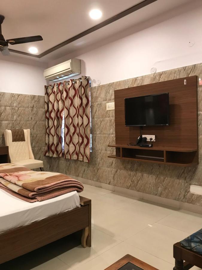 Hotel Natraj Bulandshahr Zewnętrze zdjęcie
