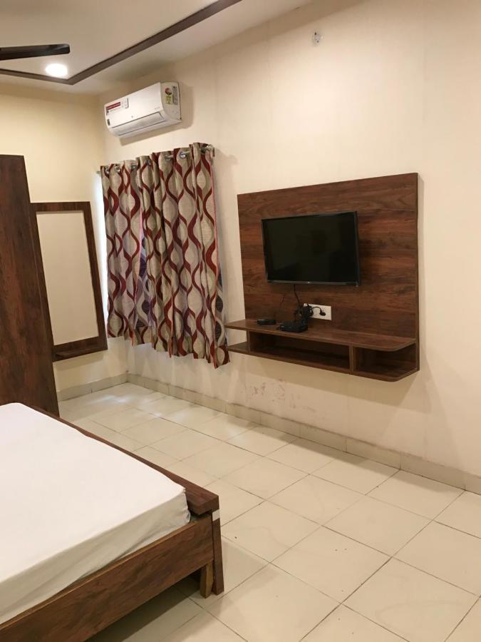 Hotel Natraj Bulandshahr Zewnętrze zdjęcie