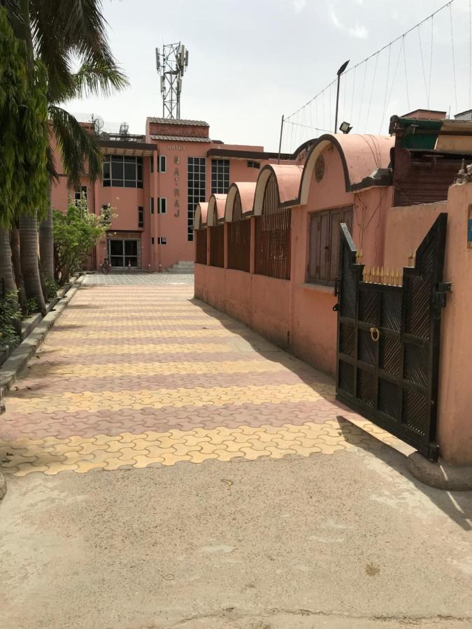 Hotel Natraj Bulandshahr Zewnętrze zdjęcie